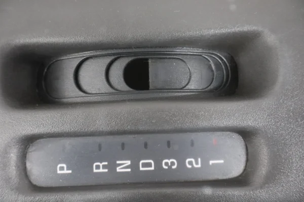 57_92f9c6ac-5943-429a-8304-1c5e10977022 1997-2002 Pontiac Firebird- Centre Console, W/ Lid Automatic Transmission