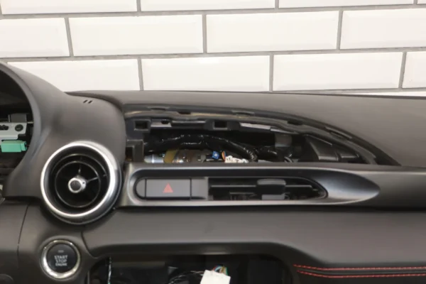 2017 Fiat 124 Spider OEM Dashboard Dash Panel Assembly Nero Black (X9)