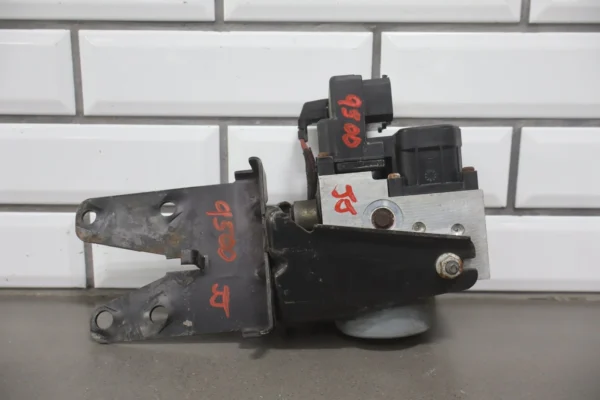 57_960eba89-06ce-4051-ad7e-64cefdd8aac9 2000 Pontiac Firebird ABS Brake Unit OEM