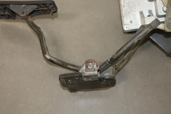 1998-2002 Pontiac Firebird Chevrolet Camaro 3.8L Pedal Assembly OEM