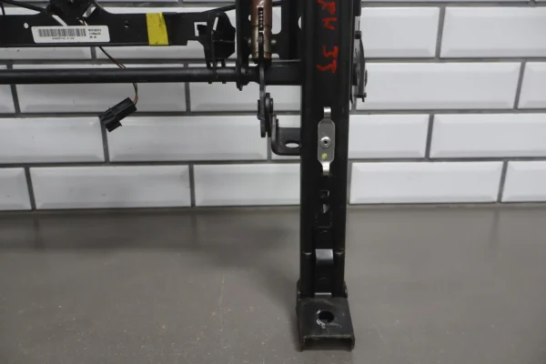 57_9ac4b02b-8eba-4fa1-bed6-191d09d5a103 2004-2006 Pontiac GTO Passenger Power Seat Track OEM