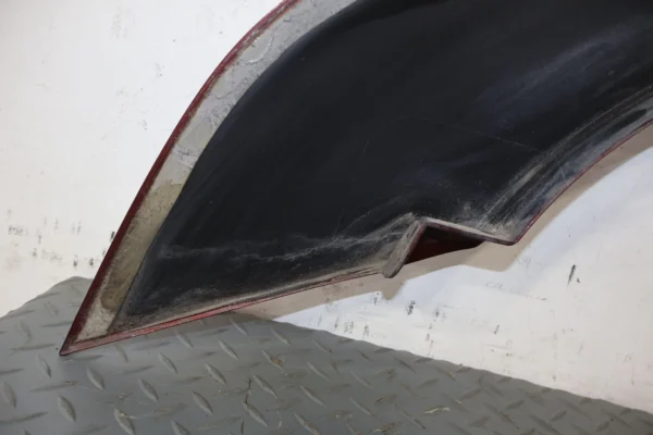 57_9c5adc37-bb3e-42b7-9f4d-1beafbbfb9bc 02-06 Cadillac Escalade Front Right RH OEM Fender Flare Moulding (Redfire 72U)
