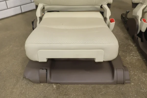 57_9e07a4c3-3ac3-4b5b-be2c-cf1e485ff08e 10-13 Lexus GX460 Pair LH&RH Leather Rear 3rd Row Seats Manual Folding