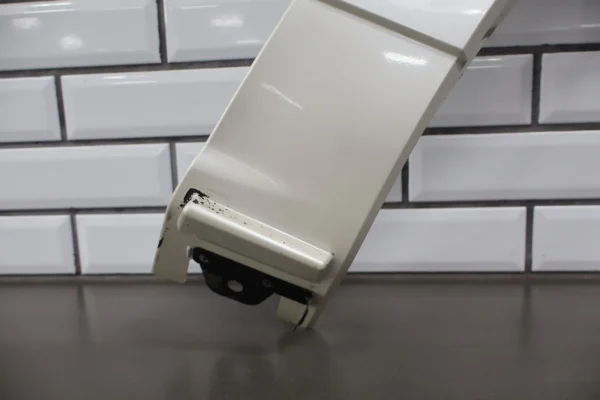57_9ec30cb7-74d8-450a-86e6-00f256287c9b 2006 Cadillac Escalade Right Front Fender Flare