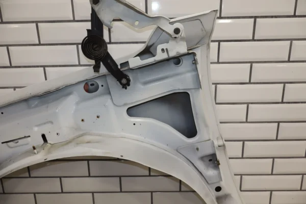 57_9fa6ab3e-6c0c-4d42-a6a0-99db6ac92443 99-06 Chevy Silverado/Tahoe/Suburban Passenger Right Fender (Summit White 50U)