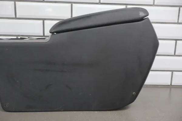 57_a33b65e7-070d-4461-a6a7-f2bdafe986c6 2004-2006 Pontiac GTO - Centre Console Shifter Bezel W/ Window Switch