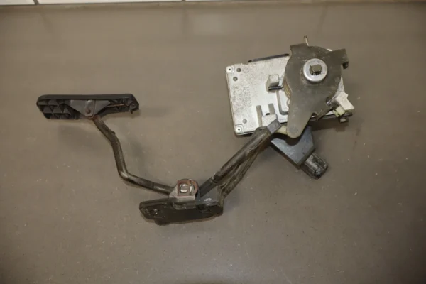 1998-2002 Pontiac Firebird Chevrolet Camaro 3.8L Pedal Assembly OEM