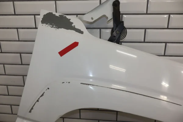 57_a60f690a-65c8-4ce5-ba8d-53ce576cbe6d 99-06 Chevy Silverado/Tahoe/Suburban Passenger Right Fender (Summit White 50U)