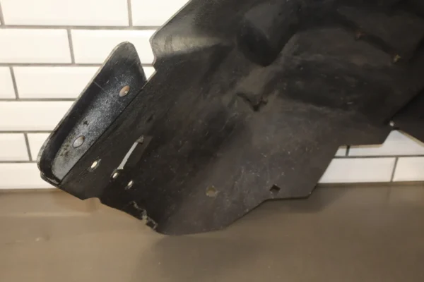 57_a76582d8-5c7a-4f18-95fe-cdc2243f83e8 2001 Dodge Viper Right Front Inner Fender Liner OEM *Minor Crack*
