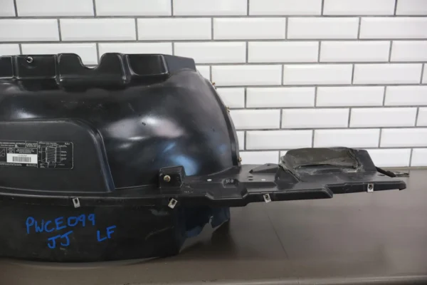 57_a80113a1-8ad2-4766-9617-eb30227b1e81 97-04 C5 Corvette Left Driver Front Inner Fender Structure *Damaged*