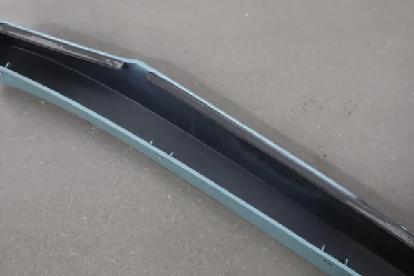 57_a909a426-982a-42b5-80d7-ec65e1edeb8f 2003-2009 Hummer H2 Right RH Front Fender Flare Moulding OEM