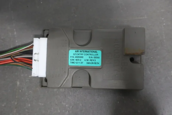 57_aa3f27ef-7cff-4a6c-827b-85178f4c0ca7 2004-2006 Pontiac GTO Passenger Power Seat Track OEM