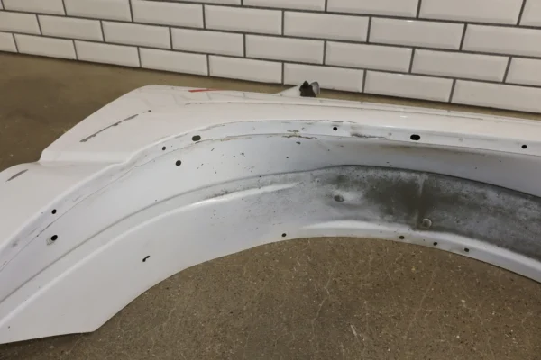57_ab13614b-c1cb-48db-ad90-59af2d8d3211 99-06 Chevy Silverado/Tahoe/Suburban Passenger Right Fender (Summit White 50U)