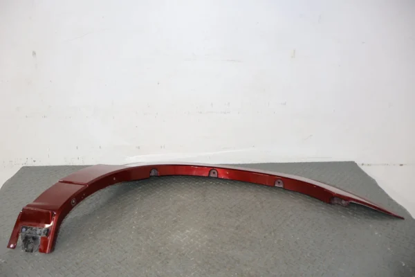 57_ae1ea8f5-793f-4547-b7eb-cb5ef2370010 02-06 Cadillac Escalade Front Right RH OEM Fender Flare Moulding (Redfire 72U)