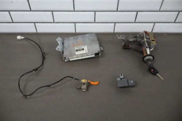 57_b779dfeb-91cb-439d-9828-724892f8c94e 2001 Lexus LX470 L Engine Computer/ ECU