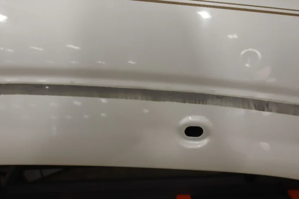 02-06 Cadillac Escalad Front Right RH OEM Bare Fender (White Diamond 98U) Notes