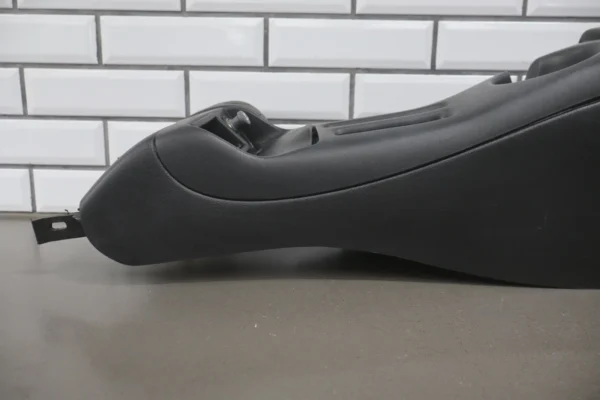 57_bee027cc-7443-49a3-9902-c204ddeca6a6 1997-2002 Pontiac Firebird- Centre Console, W/ Lid Automatic Transmission