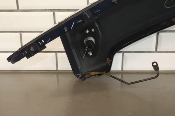 57_c228a995-2837-422c-8f06-3c72bcaa94d1 06-10 Hummer H3 Right RH Front Fender Flare Molding Trim Midnight Blue 37U