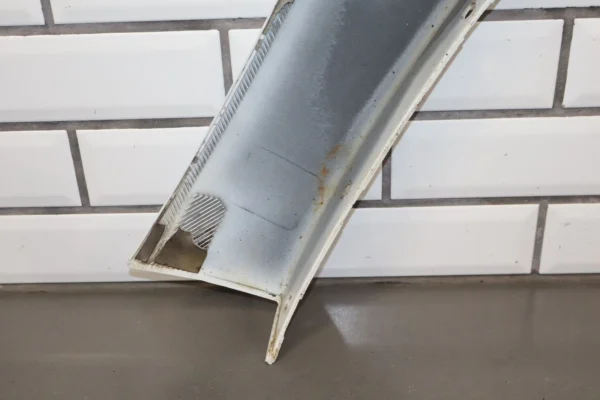 57_c82e50d9-a6fc-4a00-8c28-3a7d5dae2be6 2009 Chevrolet Suburban 1500 Z71 Left Fender Molding OEM