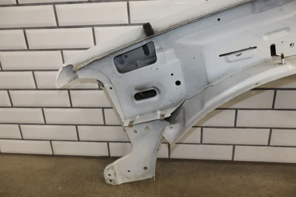 57_cecdaa17-19a6-47a9-9bbb-7dba7d538a22 99-06 Chevy Silverado/Tahoe/Suburban Passenger Right Fender (Summit White 50U)