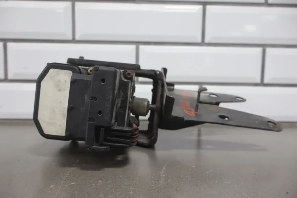 57_d01f8f5a-378f-47b6-aa14-47e8f7c1c64a 2000 Pontiac Firebird ABS Brake Unit OEM