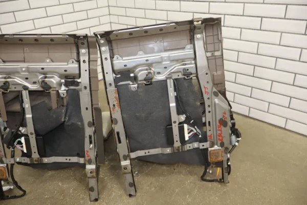 57_d6cfc3ad-4e02-4c10-ae1f-f2b58ff080e8 10-13 Lexus GX460 Pair LH&RH Leather Rear 3rd Row Seats Manual Folding