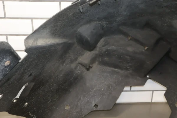 57_d71d7abf-3157-411f-b8ff-319acdd09f80 2001 Dodge Viper Right Front Inner Fender Liner OEM *Minor Crack*
