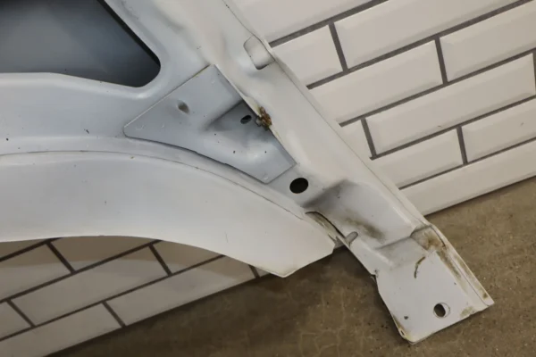 57_d92b3a59-bc6c-4901-b07b-21b46c8a2236 99-06 Chevy Silverado/Tahoe/Suburban Passenger Right Fender (Summit White 50U)