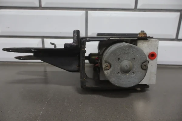 57_e1ad6a21-fb48-4892-8fe8-2da966f966d5 2000 Pontiac Firebird ABS Brake Unit OEM