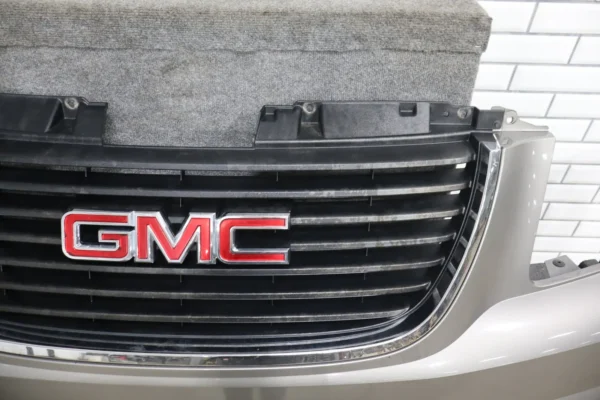 57_e61c7b43-5a7e-434e-9899-8b583bb0f9cd 2008-2014 GMC Yukon SLT Front Bumper Steel Gray Metallic 16U