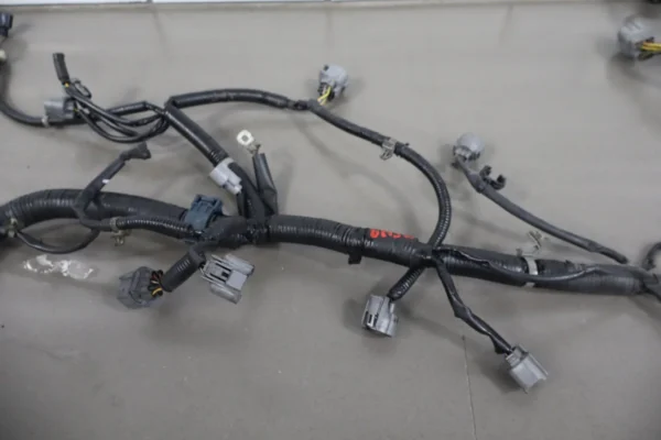 57_e6ad595d-9fef-4835-acbd-1ad77a001944 1999 Honda CR-V Engine Wiring Harness 2.0L OEM B20Z2