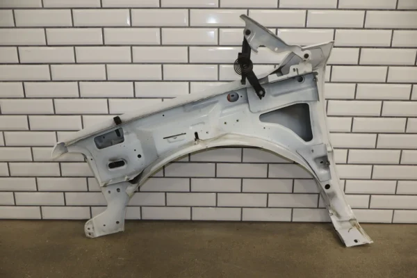 57_e6d18341-2a2a-4dad-af83-72a4b4d17c6f 99-06 Chevy Silverado/Tahoe/Suburban Passenger Right Fender (Summit White 50U)