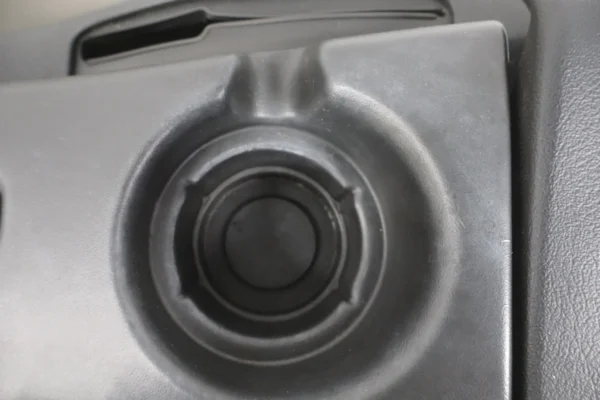 57_e738e1fe-d889-4871-97a1-20540c1f3b06 1997-2002 Pontiac Firebird- Centre Console, W/ Lid Automatic Transmission