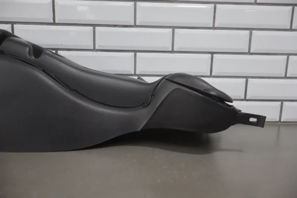 57_e8adf637-b579-4e9f-bb37-5b403cc1f4be 1997-2002 Pontiac Firebird- Centre Console, W/ Lid Automatic Transmission