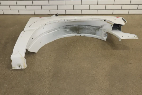 57_ebe0aa5a-2c08-473c-8a8d-30f0cd9fdac1 99-06 Chevy Silverado/Tahoe/Suburban Passenger Right Fender (Summit White 50U)
