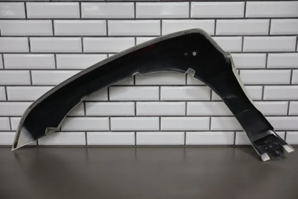 57_f57e4107-7eff-4f32-9d7b-ad8a4dc83c8d 2006 Cadillac Escalade Right Front Fender Flare