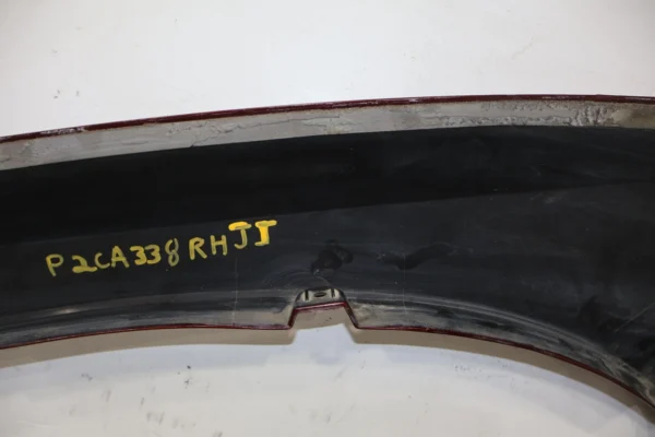 57_f6c4eced-d2b3-499e-a903-9e97a9a13b7b 02-06 Cadillac Escalade Front Right RH OEM Fender Flare Moulding (Redfire 72U)