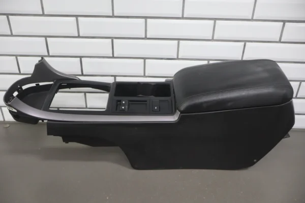 57_faab4a05-8b51-43c9-887b-acee450bfba3 2004-2006 Pontiac GTO - Centre Console Shifter Bezel W/ Window Switch