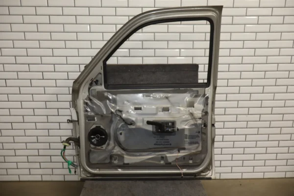 57_fe81ab17-2ec9-45f7-97ad-1cedf1ab1d3f 99-07 Chevy GMC Truck SUV GMT800 Right Front Door