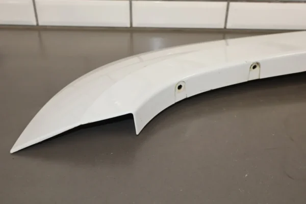 57_ffff5033-6d43-4560-82cc-e8def9602cc3 2009 Chevrolet Suburban 1500 Z71 Left Fender Molding OEM