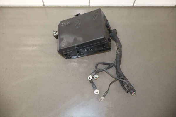 2017 Dodge Challenger Hellcat 6.2L Engine Fuse Box (Cut Harness) 68304818AC