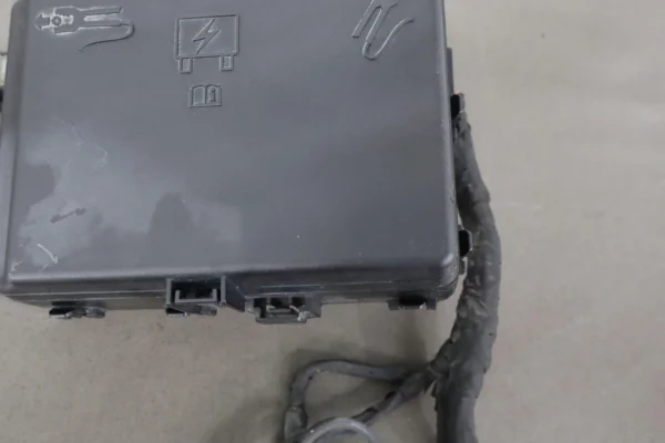 2017 Dodge Challenger Hellcat 6.2L Engine Fuse Box (Cut Harness) 68304818AC