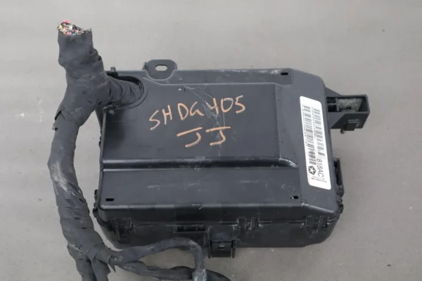 2017 Dodge Challenger Hellcat 6.2L Engine Fuse Box (Cut Harness) 68304818AC