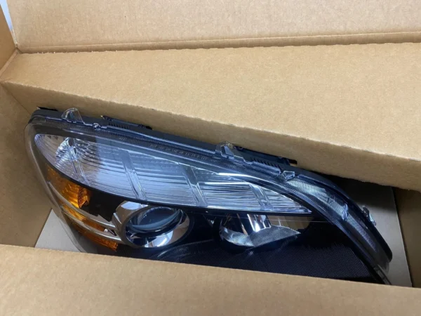 s-l1600 (18) New Genuine Chevrolet Caprice Includes PPV Pair of Headlamps