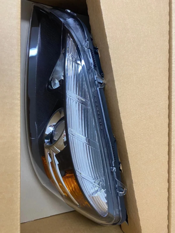 s-l1600 (22) New Genuine Chevrolet Caprice Includes PPV Pair of Headlamps