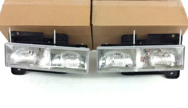 s-l1600 (27) Chevrolet Silverado C/K GMC Sierra front left & right Headlight set of 2 OEM
