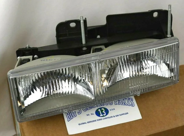 s-l1600 (32) Chevrolet Silverado C/K GMC Sierra front left & right Headlight set of 2 OEM
