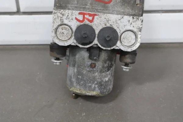 web_0ff693a3-202c-44ab-93cf-fd24be1aac04 1998 Chevrolet Corvette ABS Brake Unit 09367071 OEM