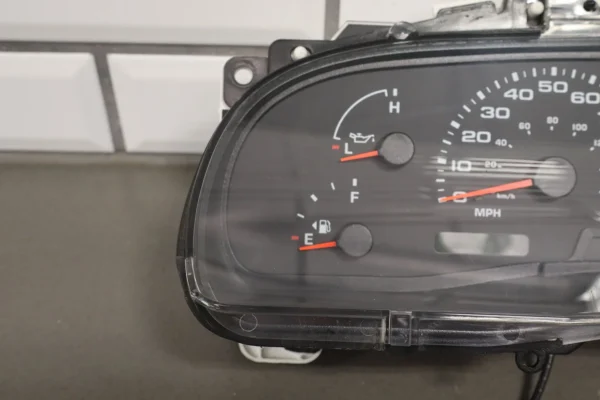 web_80fd3c1b-aee4-493c-8677-8fb6d9200285 02-03 Ford Excursion OEM Speedometer Cluster Assembly 161K 2C3F-10849-FK