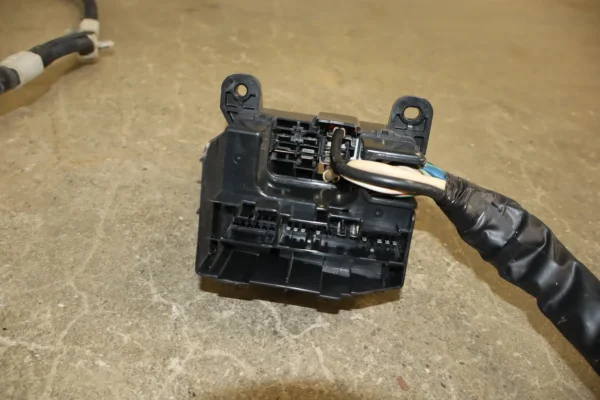 01-02 Mazda Miata Engine Fuse Relay Junction Box W/Harness